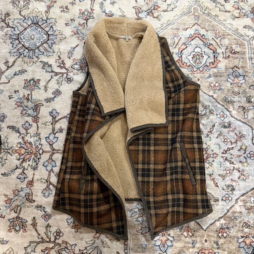 JODIFL Tan Sherpa Vest